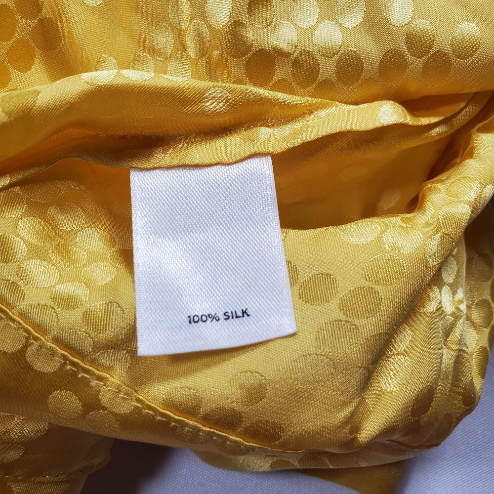 ๐๏ธ Halogen Silk Ruffle Front Sleeveless Top - Picture 7 of 8